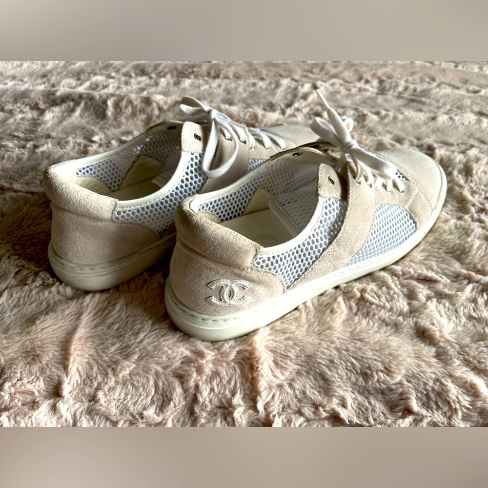 CHANEL Sneakers